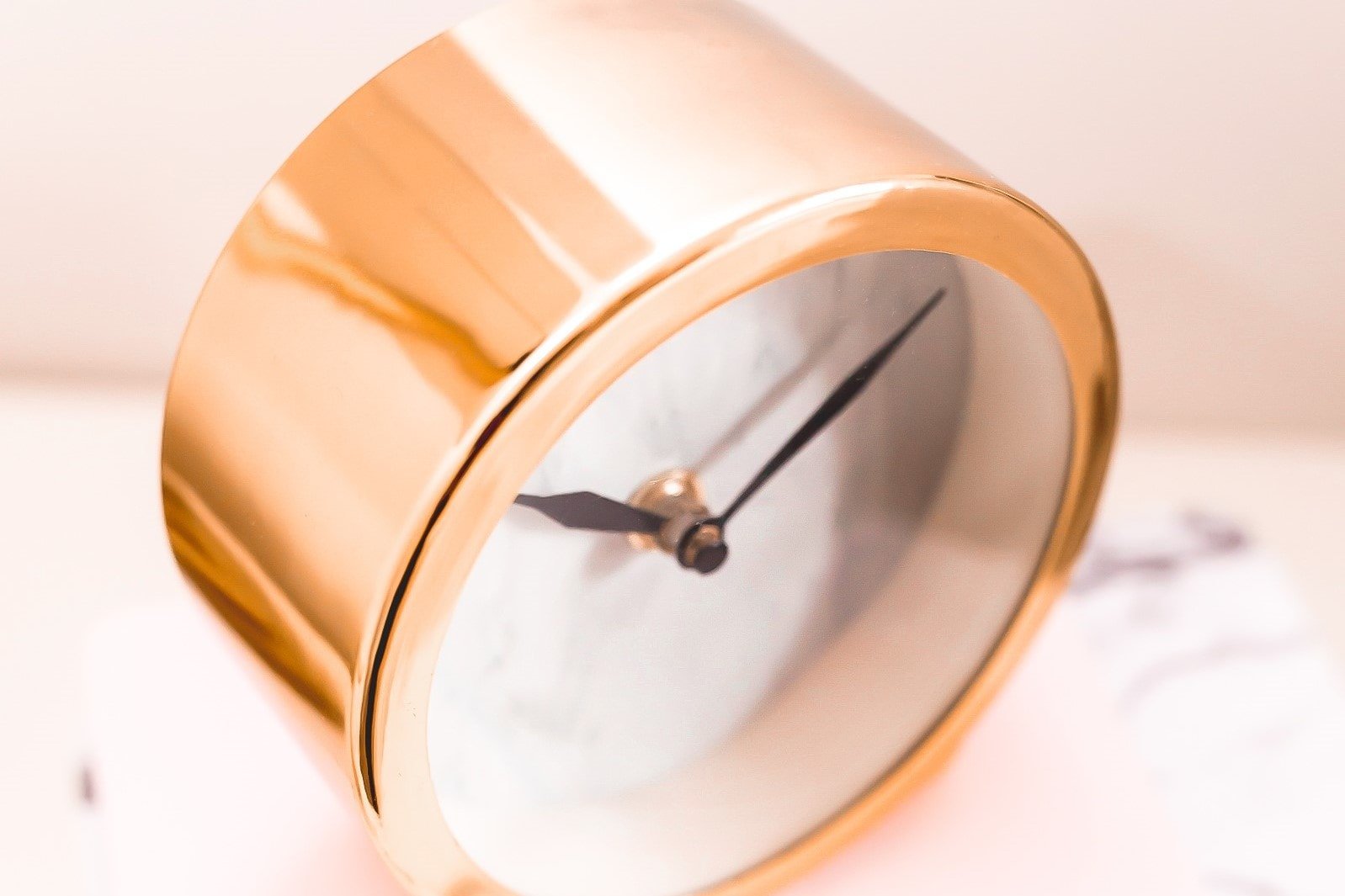 10 ways to stop wasting time and actually get stuff done!